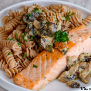 recette-pavé de saumon-poisson-plat complet-facile-healthy-creme-sans lait-champignon