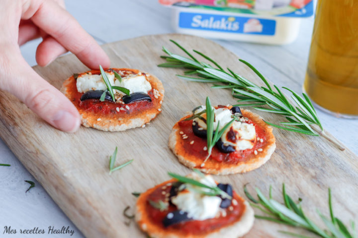 recette-pizza apero-aperitif-mini pizza-healthy-feta-salakis-fromage
