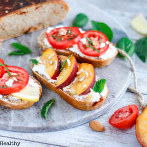 omnicuiseur-recette healthy-tartine-pain maison-aperitif-fromage-fruit-tomate