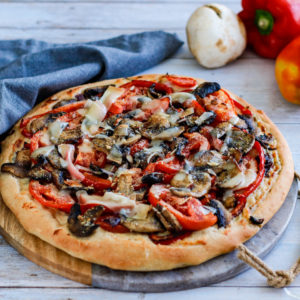 recette healthy-pizza-tomate-poivron-pizza maison-parmesan