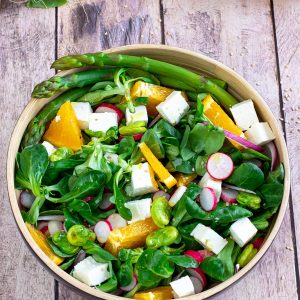 recette Healthy-salade à l'orange-radis-asperges-feve-Salade à l'orange et aux asperges