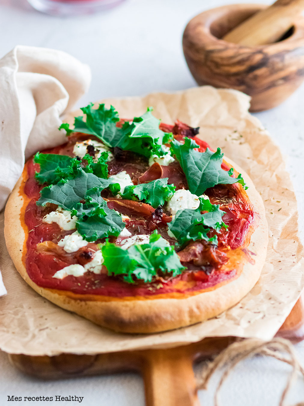 recette healthy-pizza naan-chevre-jambon sec