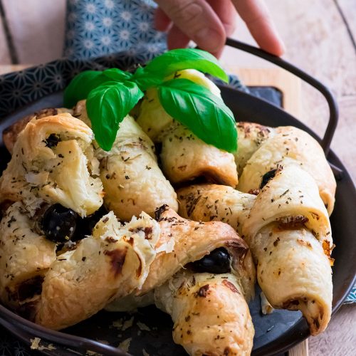 Croissant apéro au fromage frais et olive