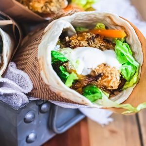 recette healthy - Wrap au poulet pané et aux légumes sauce yaourt