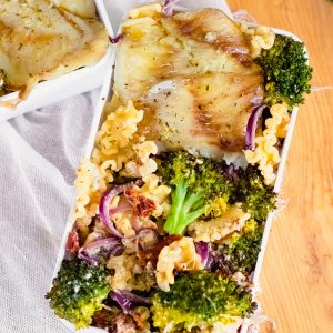 recette healthy - Pâtes au chèvre crémeux et brocolis avec son filet de poisson - batch cooking
