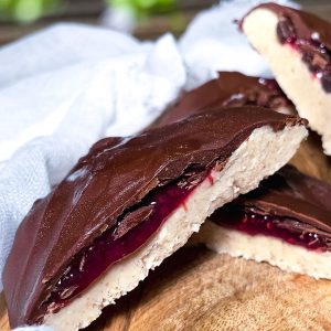recette healthy - Biscuit glacé aux cacahuètes et framboises au chocolat facile