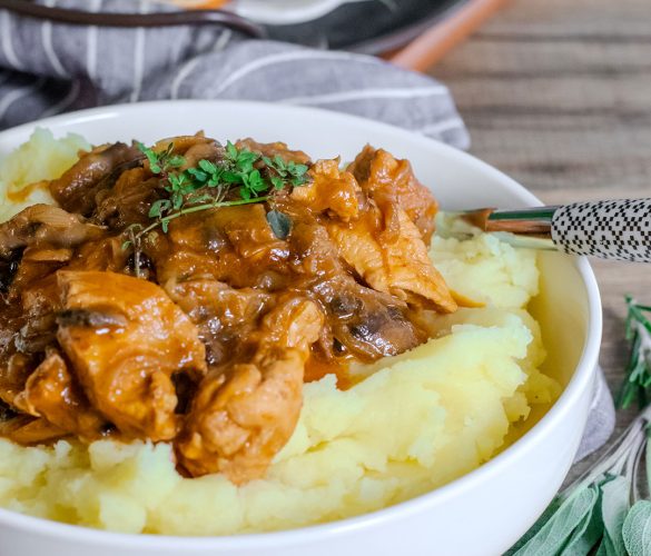 Poulet aux champignons et oignons et sa purée de pomme de terre