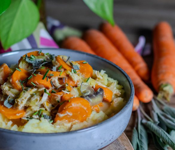 Poulet effiloché aux légumes et purée au fromage